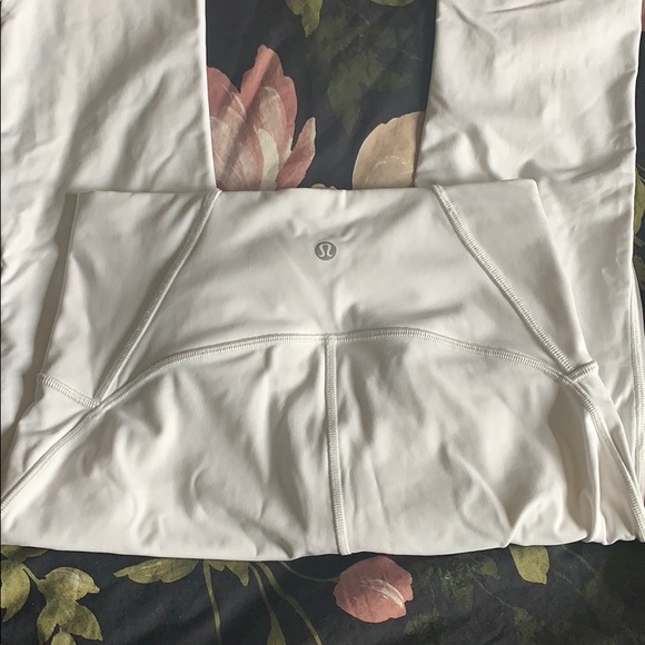 Lululemon Train Times Crop White - Picture 4 of 9